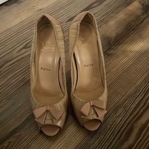 Nude louboutin heels
